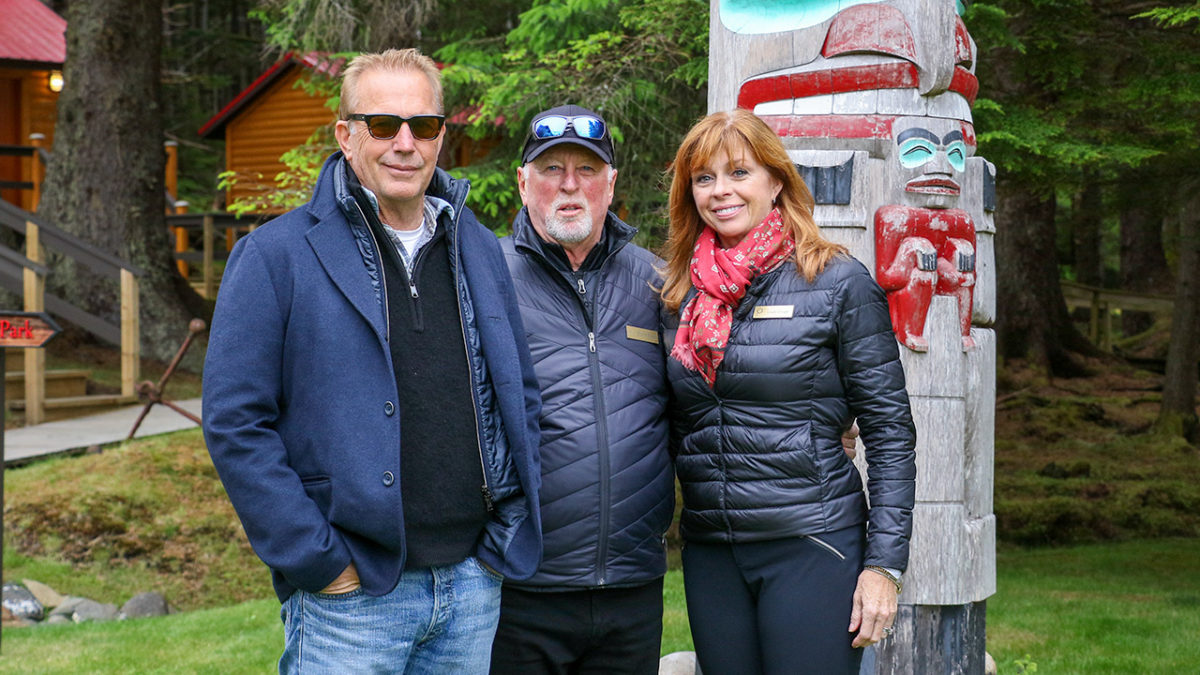 Kevin Costner visits QCL